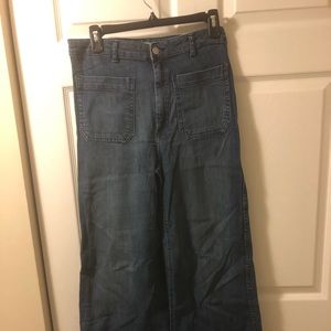 High waisted w flared bottoms